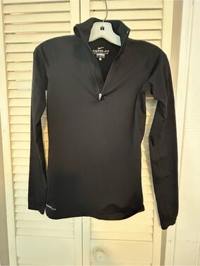 Nike Black Therma-Fit Women's Quarter-Zip Pullover
